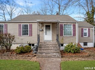 116 Lee St, West Haven, CT 06516