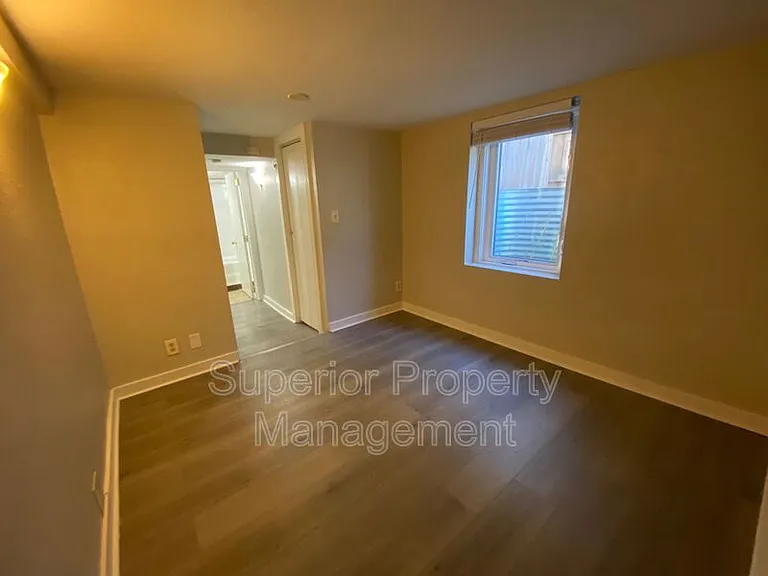 1011 W 29th St — Photo 13