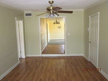 3rd image of 1618 San Carlos St