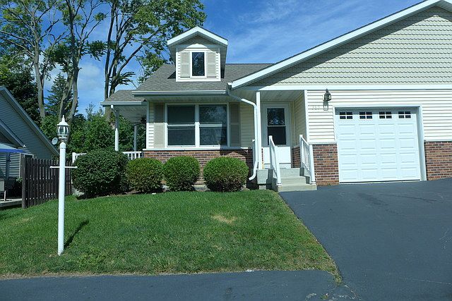 1st image of 363 Ginger Ln #363