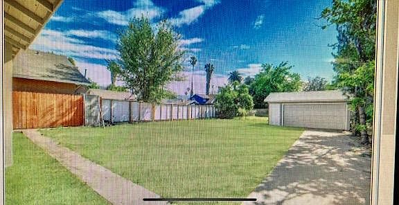 3rd image of 1039 N Stoddard Ave