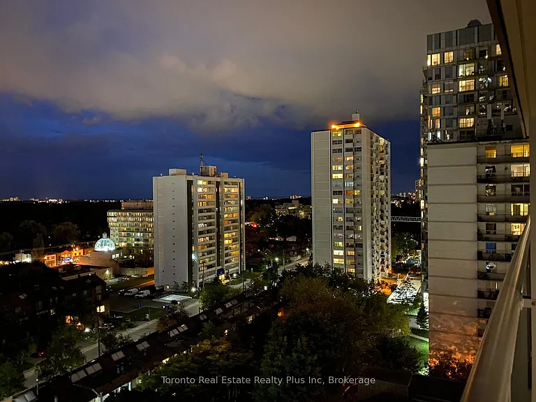 125 Redpath Ave #1111 — Photo 43