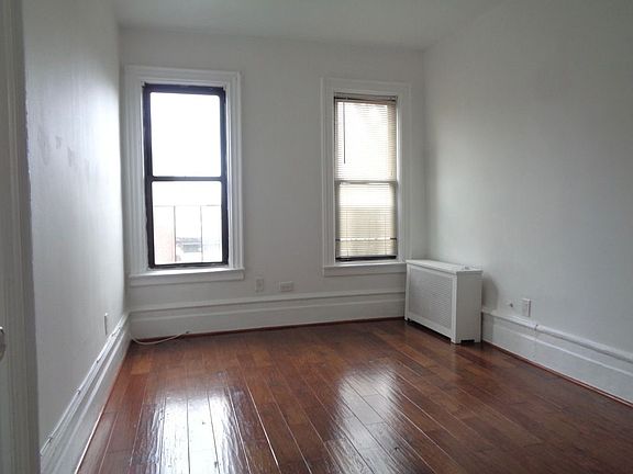 2nd image of 3111 32nd St APT 20