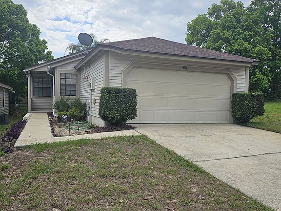4th image of 570 Portland Cir