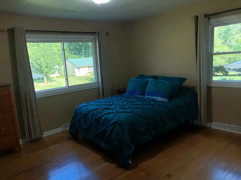 131 N Hillsdale Dr — Photo 33