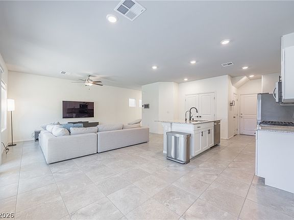 4th image of 3760 Ramura Ave