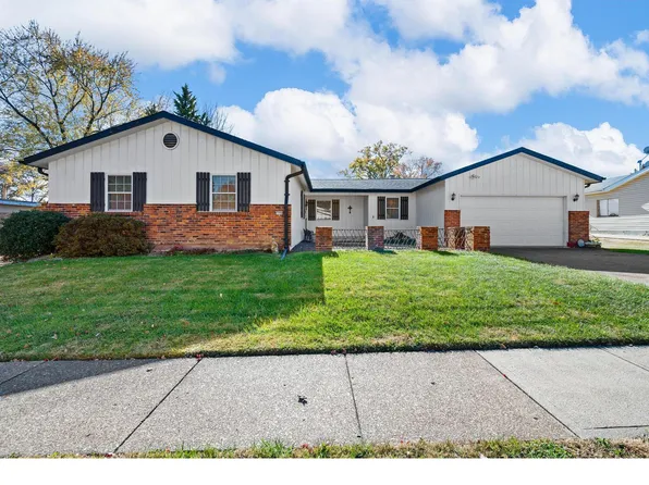 11726 Larkridge Ln, Saint Louis, MO 63126