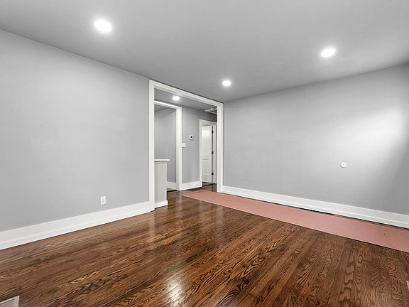 4th image of 5069 Jefferson St