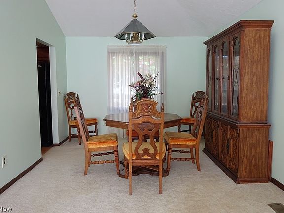 5th image of 15004 Sherwood Dr