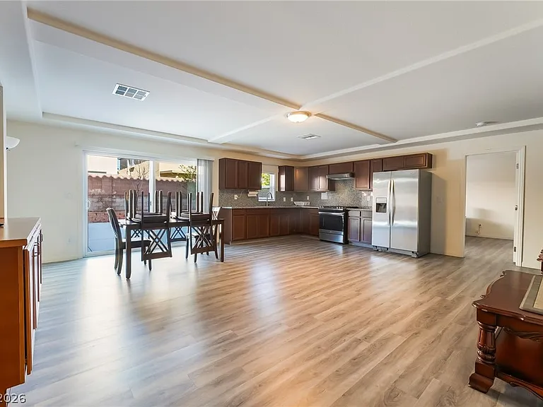 8137 Crimson Creek Ct — Photo 3