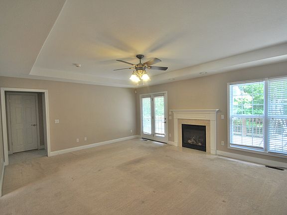 3rd image of 520 Lakeview Dr