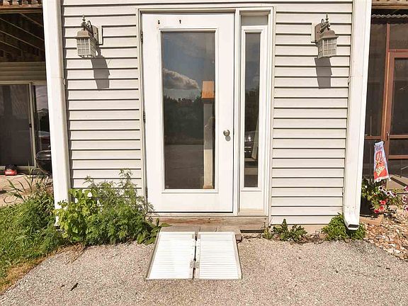 3rd image of 405 James Blvd #1