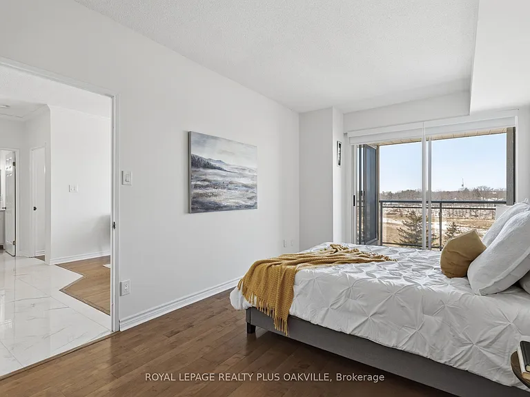 2511 Lakeshore Rd W #718 — Photo 22