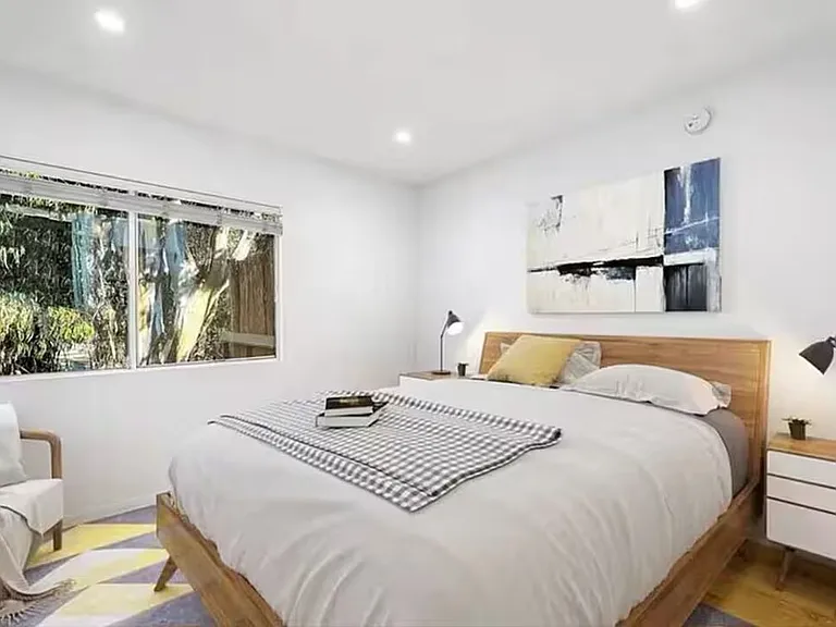 330 S Barrington Ave #309 — Photo 13