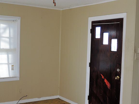 4th image of 706 N Pine St