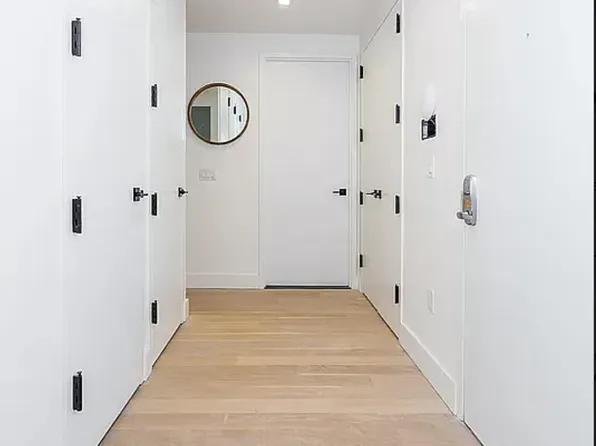 25 Bruckner Boulevard image 8 of 12