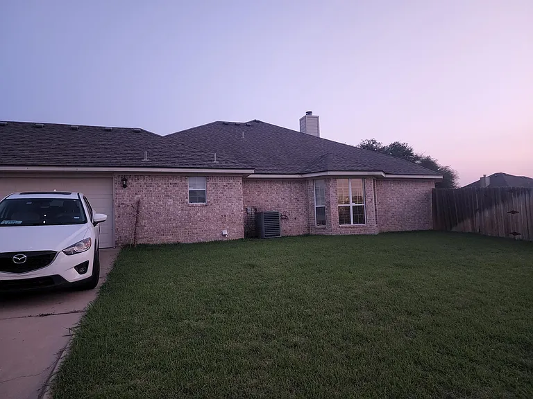 2000 Merlin Dr — Photo 3