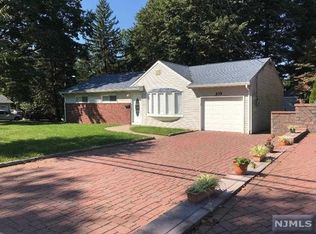 235 N Farview Ave, Paramus, NJ 07652