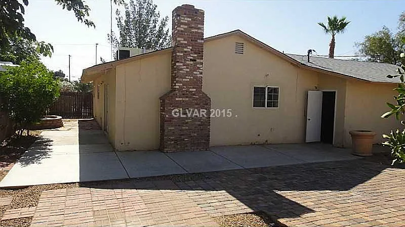 3 bed, 1221 sqft, $1,750 — Photo 2