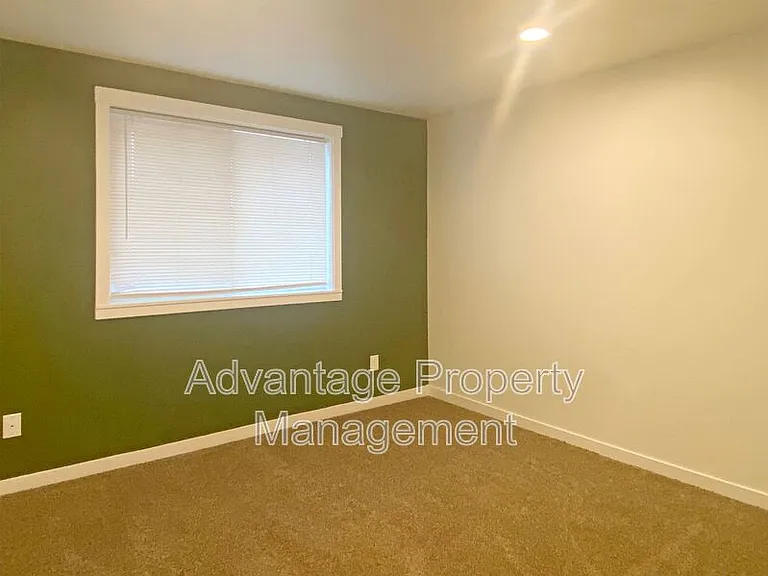 1711 S 9th St — Photo 11