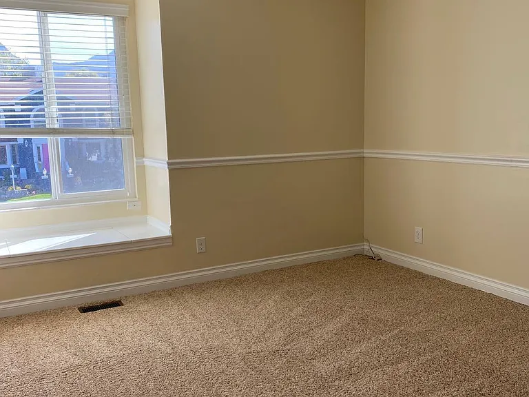 3rd bedroom-nice mountain view from window