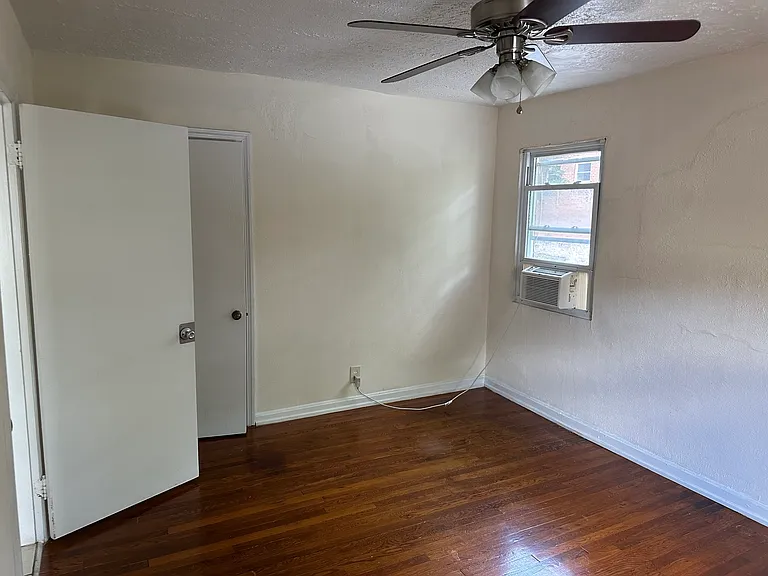 2911 Euclid Ave #4 — Photo 14