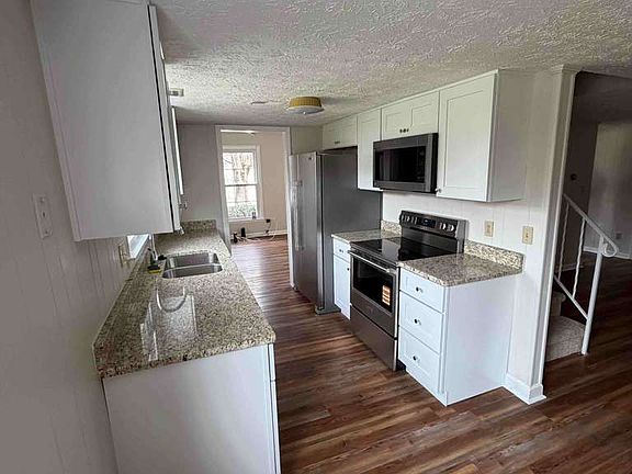 5th image of 402 Macadam Dr