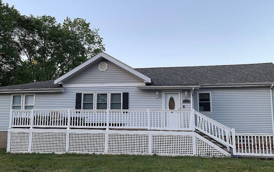 1st image of 619 Florence St