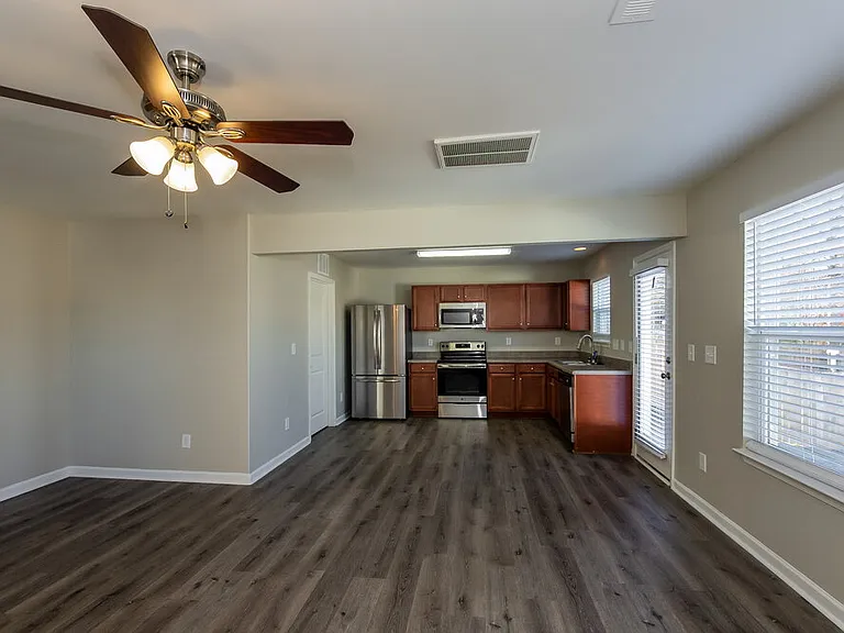 913 Cassidy Dr — Photo 5