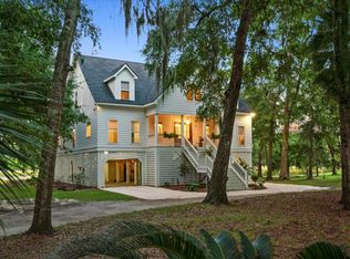 8958 Palmetto Rd, Edisto Island, SC 29438