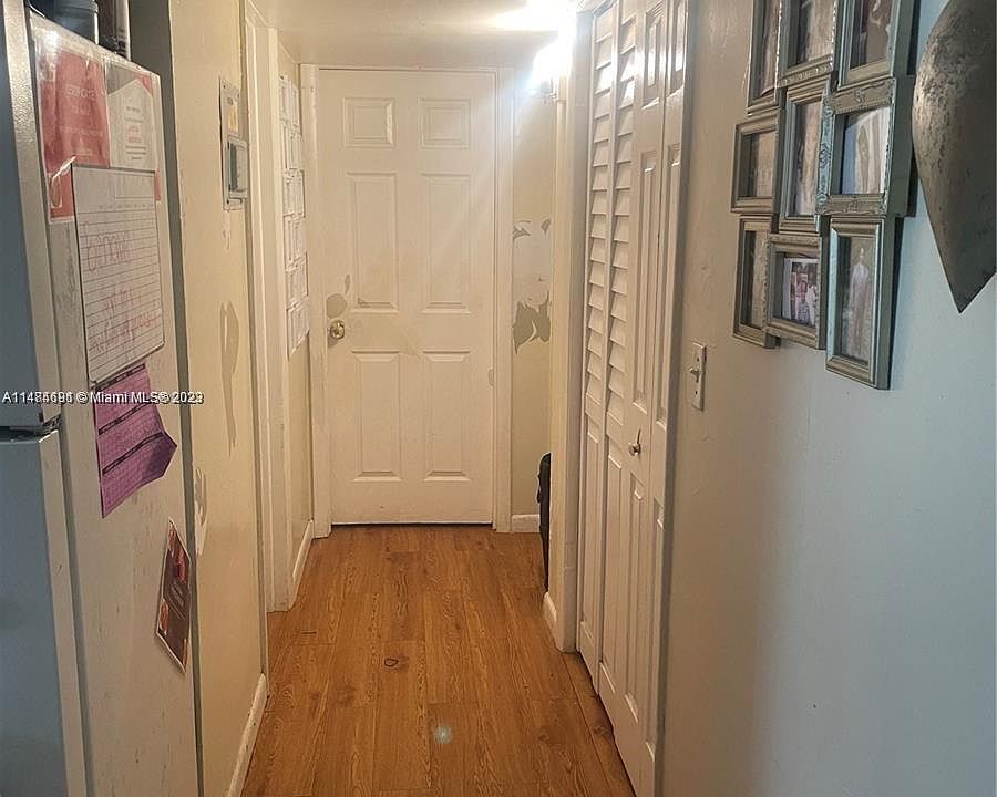 2nd image of 1021 N Tamarind Ave