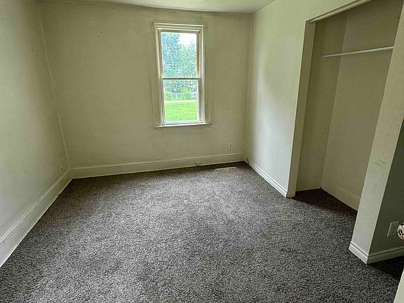 5th image of 815 Elm St #1