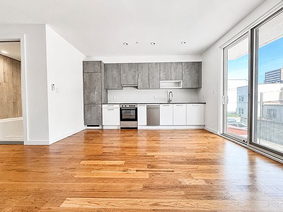 3rd image of 589 E New York Ave #2A