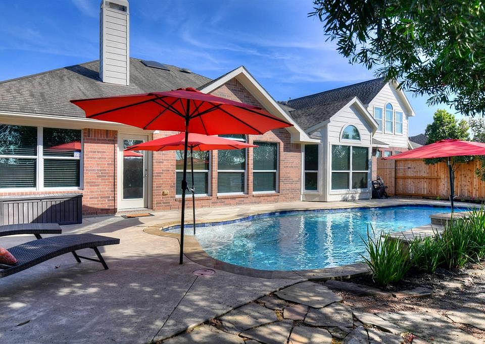 9506 Bearden Creek Lane 3/3/2 plus both formals and study!