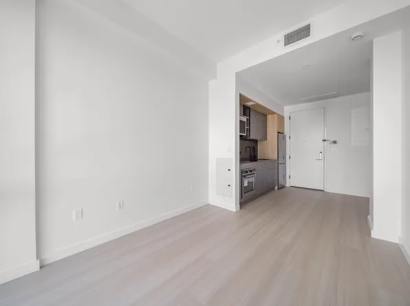 151 Carlton Avenue 8I image 3 of 6