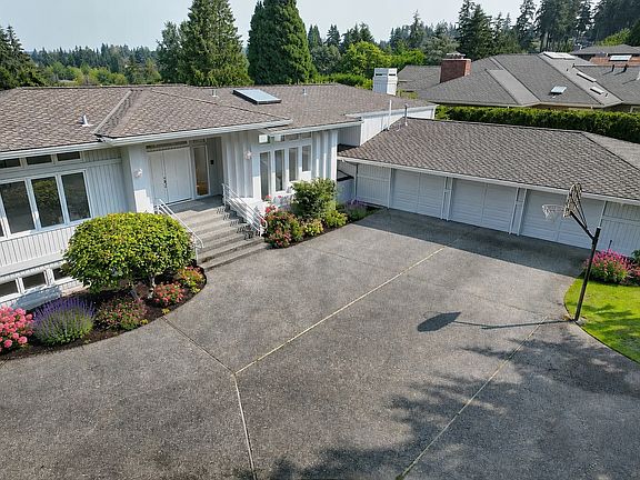 2nd image of 9025 NE 26th St