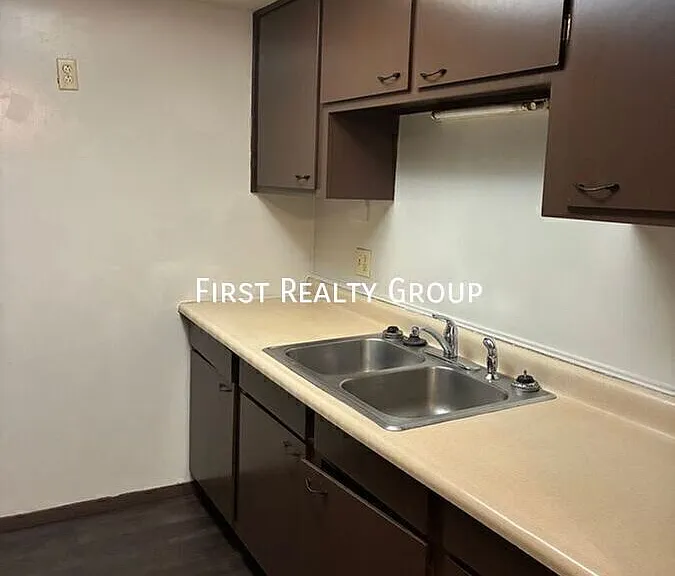 737 Wilmington Ave #18 — Photo 18