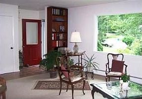 5th image of 1348 Lynn Ct