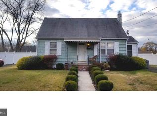 11 Exeter Dr, Hamilton, NJ 08610