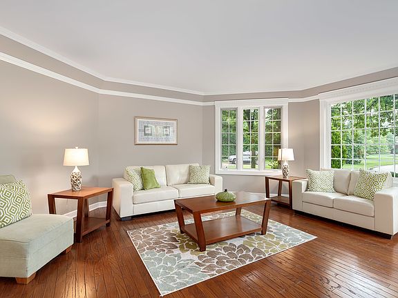 3rd image of 20201 Saint Andrews Ct