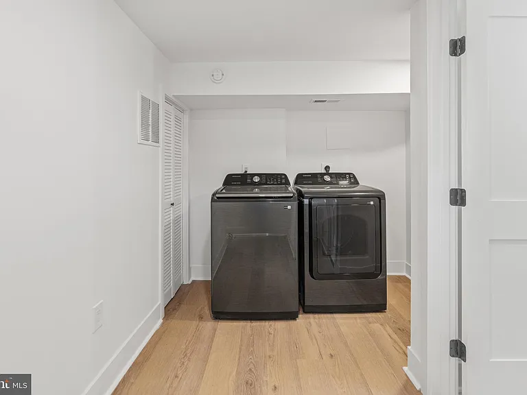 1019 President St — Photo 21