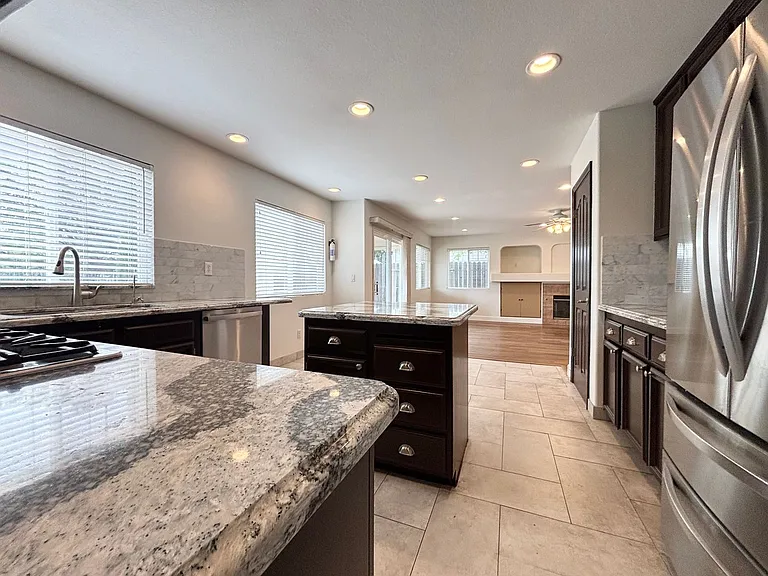 979 Seabough Ct — Photo 4