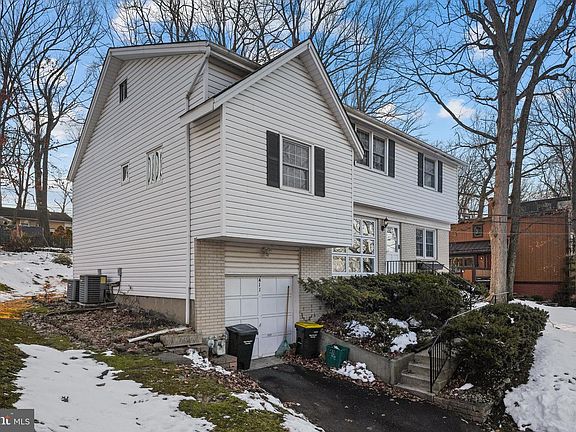 3rd image of 411 Greyhorse Rd