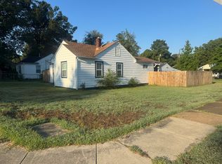 923 Waring Rd, Memphis, TN 38122