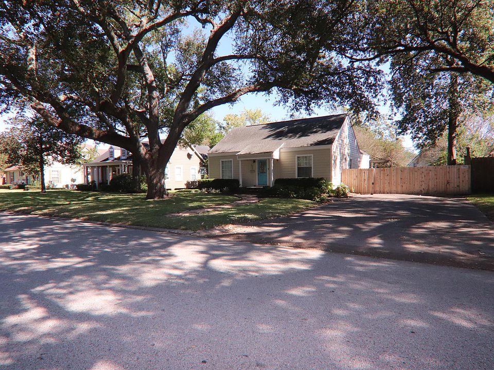 1st image of 670 N 23rd St