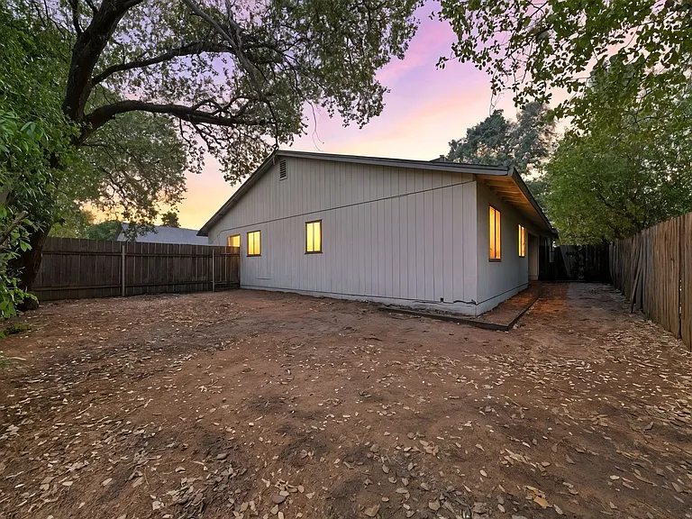 3236 Lawrence Rd #A-D — Photo 20