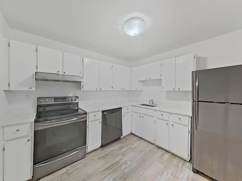 1st image of 1624 48th St NW #309