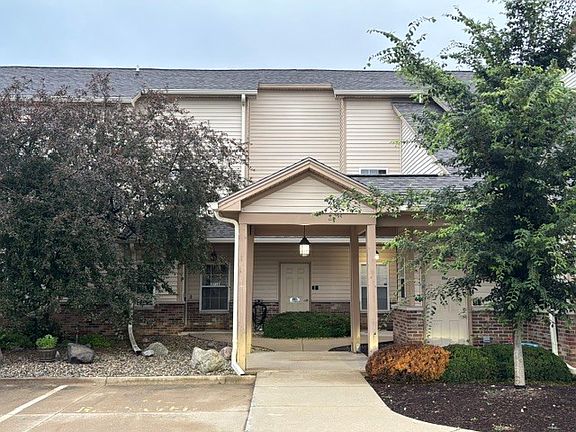 2nd image of 3712 Thornhill Dr #3712