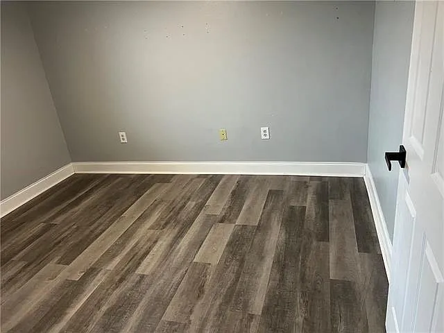 2716 Riverland Dr — Photo 17