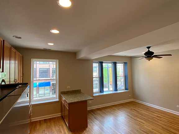 3rd image of 2918 N Lincoln Ave APT 2F